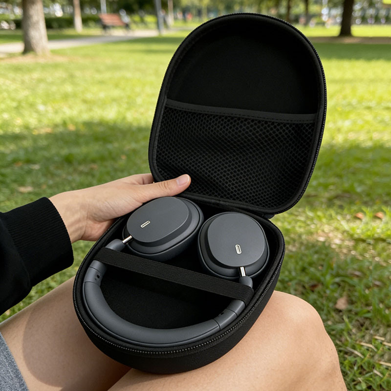 Wielofunkcyjny, czarny, twardy – Headphone Case Hard recenzja i cena